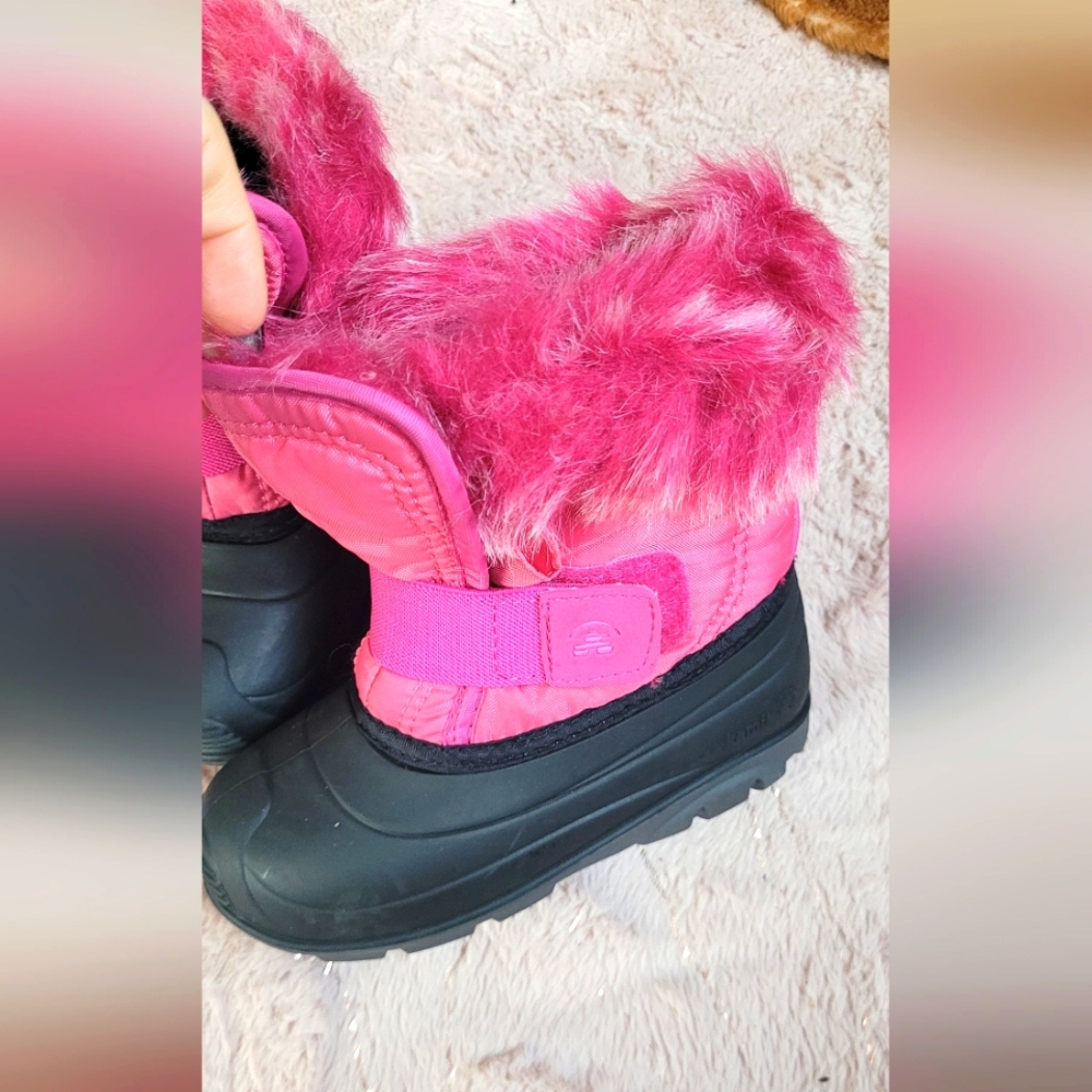 Snow boots